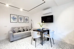 Capri House - Image 5