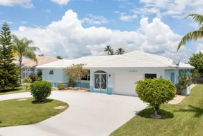 Waterfront Paradise! Heated Pool, Grill, Fishing - Image 2