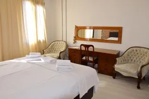 Luxury Greek house in the center of Ayvalık - Image 4