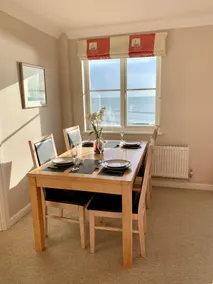 Fabulously Located, Stylish Beachfront Apartment with Free Private Parking - Image 4