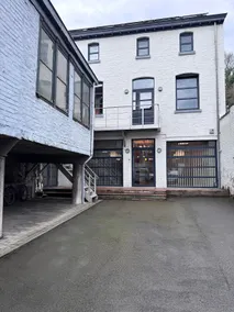Spacious loft, private parking, courtyard and terrace - Image 2