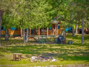Nick's Lakeside Lodge - Image 3