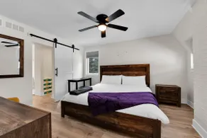 *NEW* King Bed Cozy Retreat near Lake Fenton - Image 5