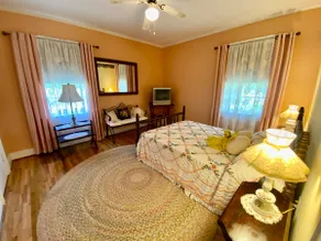 Fantastic, Fifties Farmhouse - Image 4