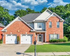 Huge 5 Bedroom Home With KING Bed & Hot Tub - Image 5