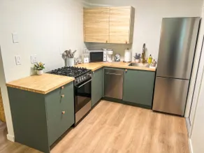 Boho Bungalow - 7min -> U of A - Image 4