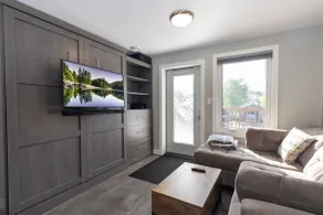 Luxury One Bedroom Apartment - Image 3