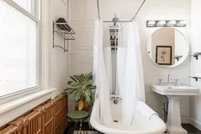 Gateway Inn: Cora's Loft - Image 4