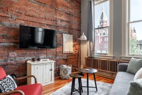 Gateway Inn: Cora's Loft - Image 2