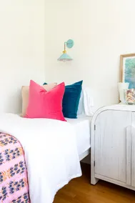 Charming Waterfront Cottage - Image 3