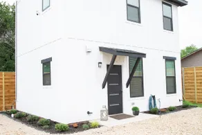 Downtown Denton Delight Loft - Image 4