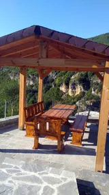 Guesthouse in the canyon - Image 3