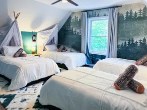 Stunning Design|HTub|Game Rm|Camping Theme Bedrm - Image 2