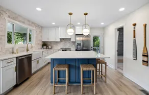 Dreamy Skipping Stone Lake House - Image 4