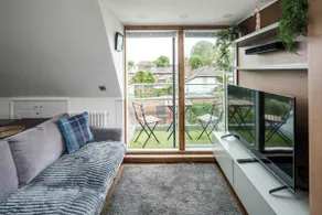 Sleek and Stylish 1BD Apt w/ Balcony, Hammersmith - Image 5