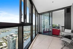 Surfers Paradise Meriton 2BR New water view Apt - Image 5