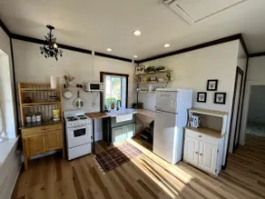 ”The Acorn” - Updated, Cozy 1800's Cabin - Image 2