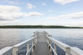 Hudson Waterfront Mid-Century Modern Home - Image 5