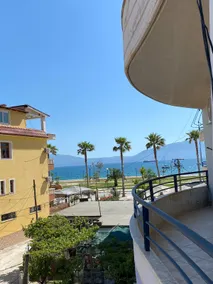 Apartment on the waterfront - Image 2