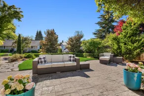 Heart of Kirkland Remodel - 2 Bed + Office! - Image 3