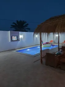 Villa with pool S+3 No Overlooking - Image 2