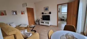 Cozy apartment in a centrally connected location - Image 2