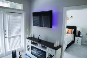 Modern Luxury 1BR • Fast Wi-Fi • Free Parking • - Image 3