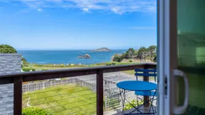 Coastal Haven: Oceanview and Hot Tub - Image 4