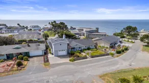 Coastal Haven: Oceanview and Hot Tub - Image 2
