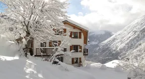 Chalet Broski - Spacious Chalet with Hot Tub, Sauna & BBQ - Image 3