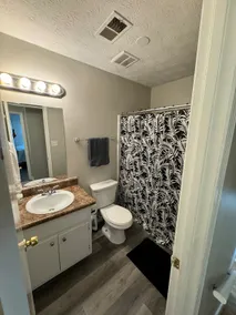 Chic Suburban Retreat Near Atlanta - Image 3