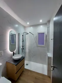 A house with 3 bedrooms and 2 bathrooms. - Image 5