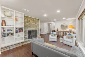Stunning home near DTWN Austin & Domain - Image 4