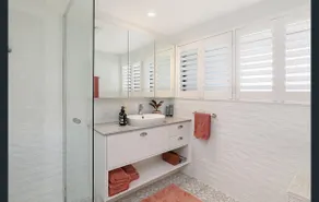 Luxury 2 Bedroom Unit Mooloolaba - Image 4
