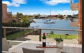 Luxury 2 Bedroom Unit Mooloolaba - Image 3