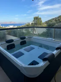 Varkiza Seaside and Views Retreat with Jacuzzi - Image 2