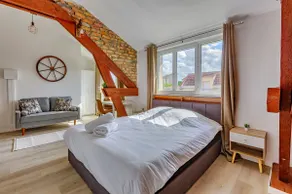 A pied-à-terre near Paris - Image 2