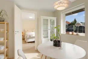 New and Urban Apartment, centrally located close to nature - Image 5