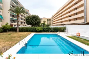 Perfect Location 3 Bedrooms 2 bath, Parking, Pool - Image 4