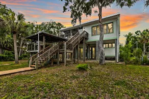 Fishermans Cove Waterfront home - Image 2
