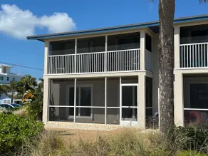 Island Chic 1st FL 2 BR/2 Bath On the Beach w/Pool - Image 3