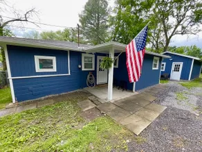 The Cottage on Columbia- BRAND NEW w/Dock+Game Rm - Image 3