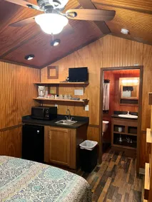 Creekside Cabin - Image 4