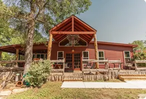 Granbury Family Retreat House+3 Cabins sleeps 22 - Image 2