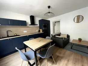 Renovated loft in the city center | Ideal for couples & professionals - Image 2