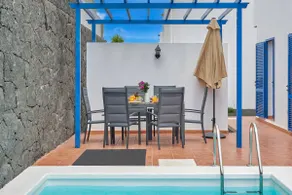 Villa María del Mar 2 Minutes to supermarkets, 10 minutes to Marina Rubicón, Pool, High Speed WiFi - Image 2