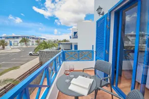 Villa María del Mar 2 Minutes to supermarkets, 10 minutes to Marina Rubicón, Pool, High Speed WiFi - Image 3