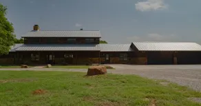 Luxury Ranch Estate On River - Image 2