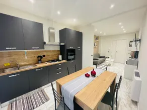 Ro's home - Image 2
