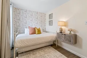 Serene, Renovated 2BR near Airport w/ Yard - Image 4